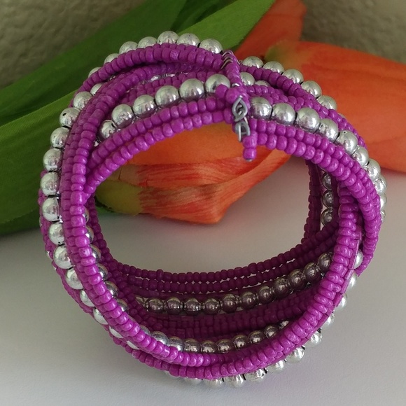 🆕 Beaded Statement Bracelet - Picture 3 of 3